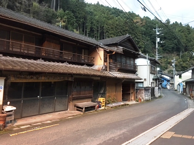 20180227011
